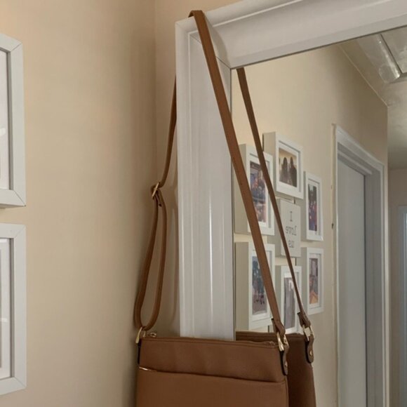 Tan hobo strap bag - Picture 2 of 9